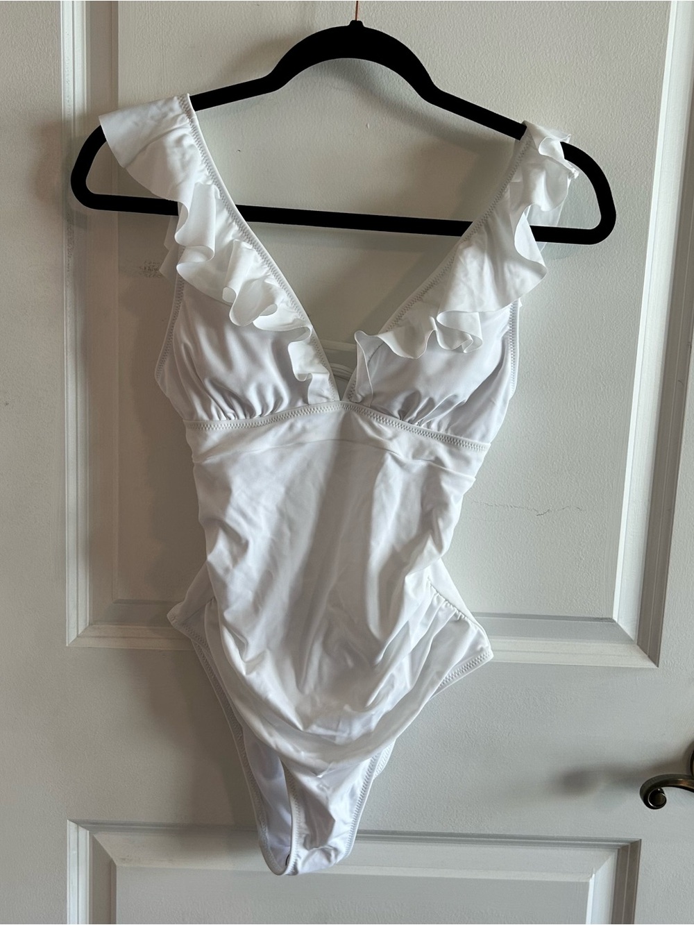 Cupshe White Ruffle V‑Neck One‑Piece Swimsuit